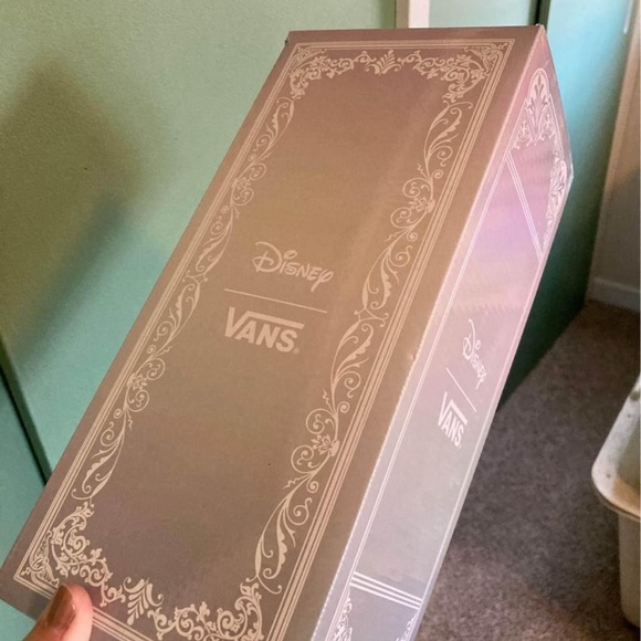 Limited edition, Disney vans. - Picture 4 of 4